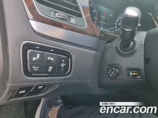 Hyundai Equus 2015 — фото 11