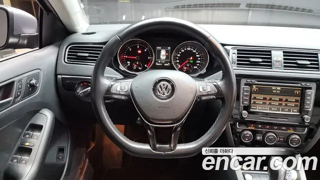 Volkswagen Jetta 2015 — фото 13