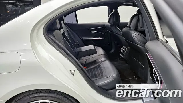 Mercedes-Benz C-Class 2022 — фото 11