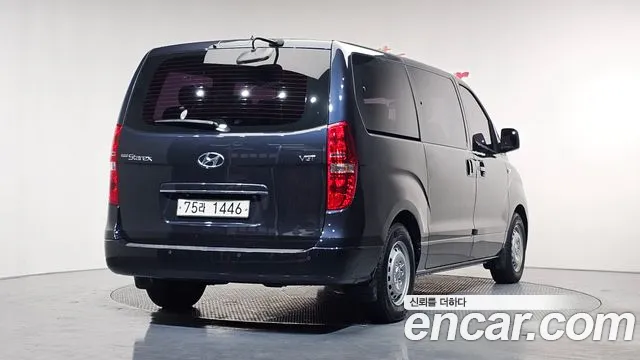 Hyundai Starex 2018 — фото 2