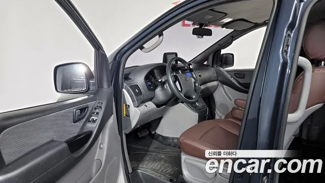 Hyundai Starex 2018 — фото 10
