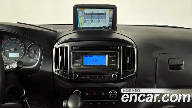 Hyundai Starex 2018 — фото 13