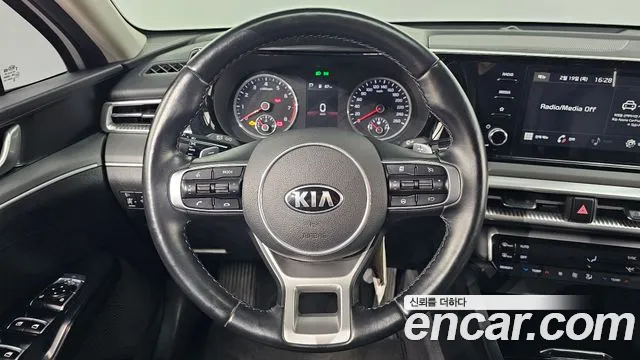 Kia K5 2021 — фото 13