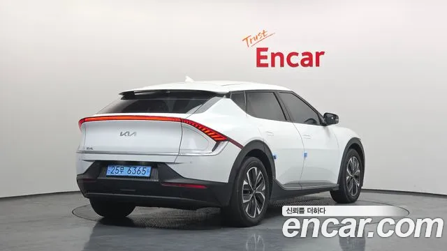 Kia EV6 2022 — фото 2