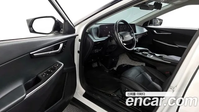 Kia EV6 2022 — фото 10