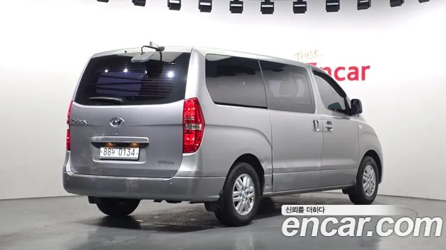 Hyundai Starex 2018 — фото 2