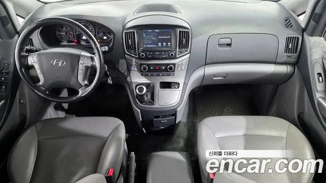 Hyundai Starex 2018 — фото 7