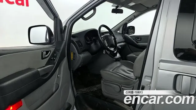 Hyundai Starex 2018 — фото 10