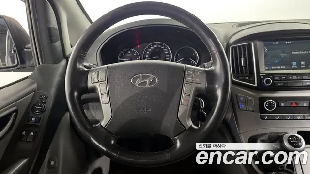 Hyundai Starex 2018 — фото 14
