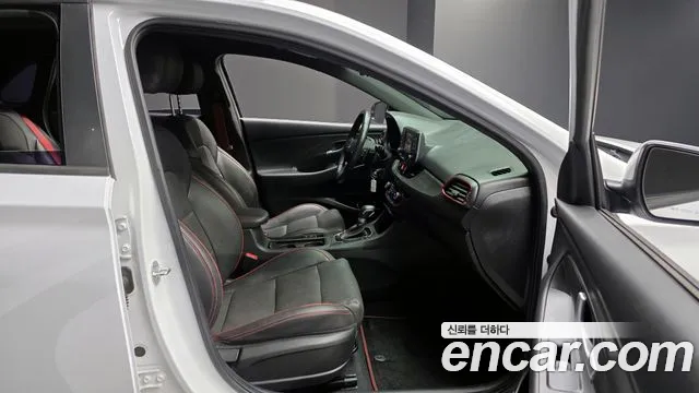 Hyundai i30 2017 — фото 10