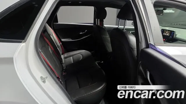 Hyundai i30 2017 — фото 12