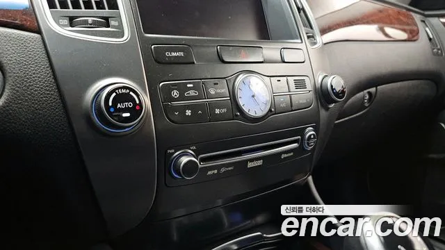 Hyundai Equus 2012 — фото 15