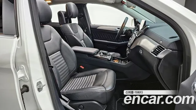 Mercedes-Benz GLE-Class 2017 — фото 10