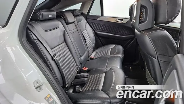 Mercedes-Benz GLE-Class 2017 — фото 12
