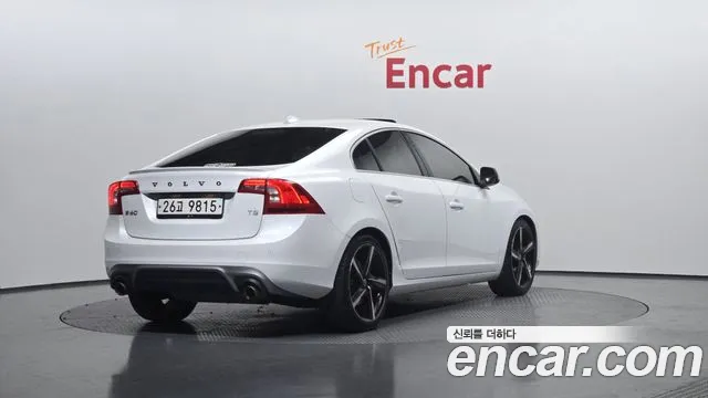 Volvo S60 2015 — фото 2