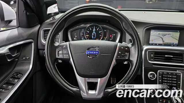 Volvo S60 2015 — фото 13