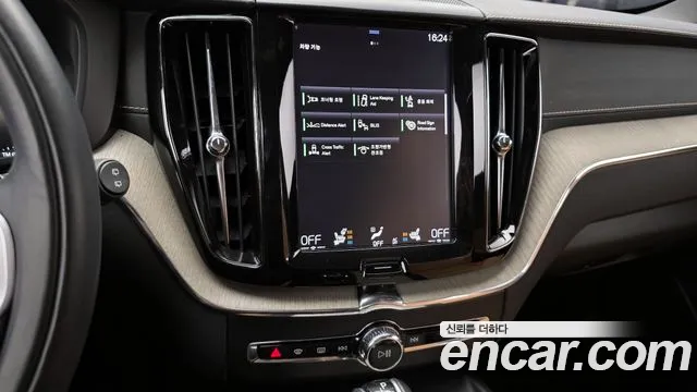 Volvo XC60 2019 — фото 14