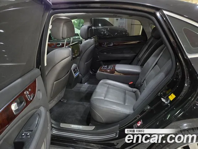Hyundai Equus 2015 — фото 7