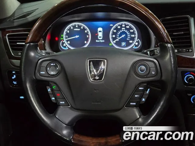 Hyundai Equus 2015 — фото 9