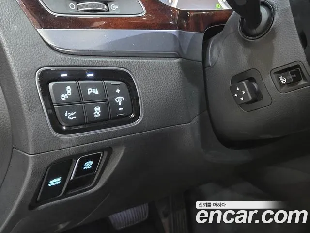 Hyundai Equus 2015 — фото 14