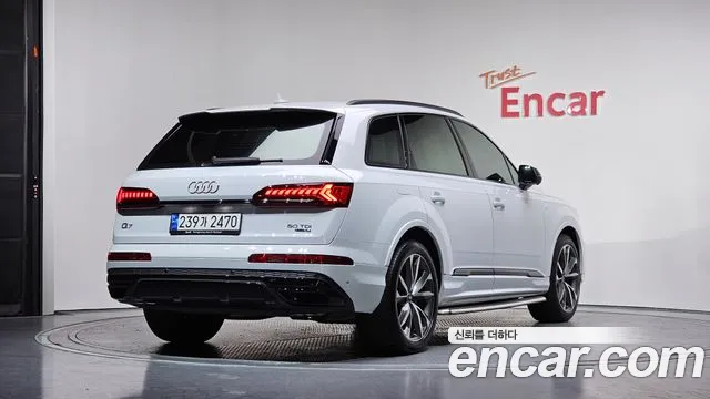 Audi Q7 2023 — фото 2