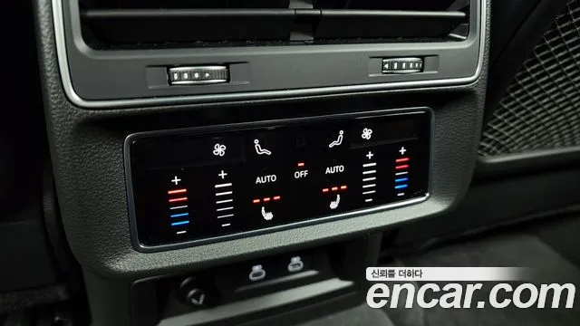Audi Q7 2023 — фото 19
