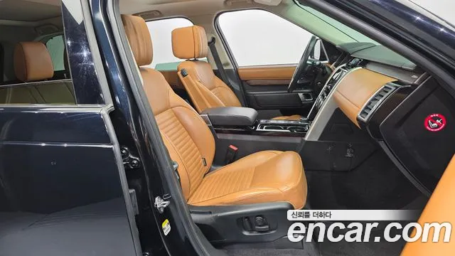 Land Rover Discovery 2018 — фото 11