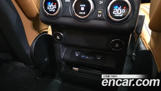 Land Rover Discovery 2018 — фото 18