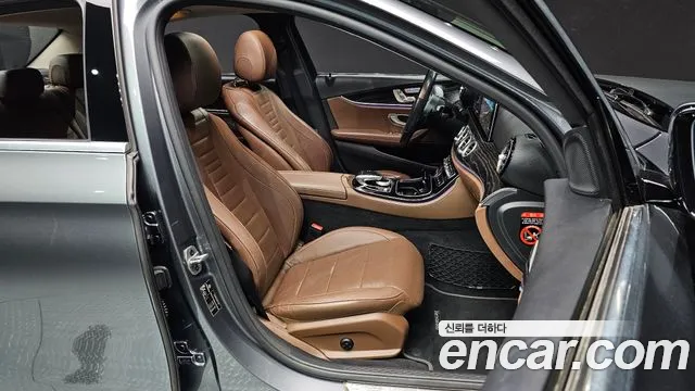 Mercedes-Benz E-Class 2019 — фото 10