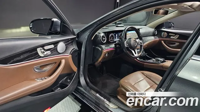 Mercedes-Benz E-Class 2019 — фото 12