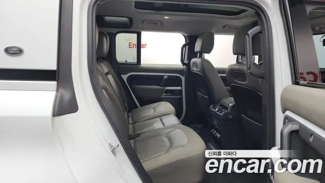 Land Rover Defender 2020 — фото 12