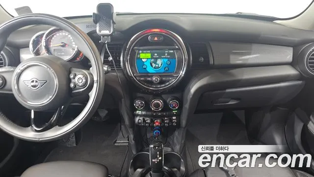Mini Cooper 2020 — фото 14