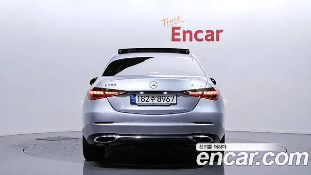 Mercedes-Benz C-Class 2023 — фото 4