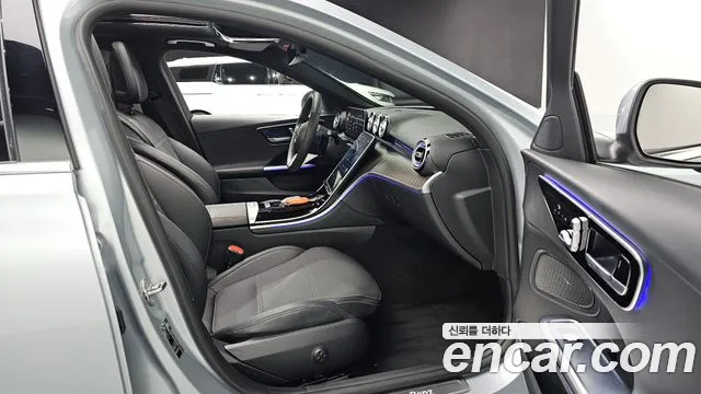 Mercedes-Benz C-Class 2023 — фото 10