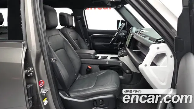 Land Rover Defender 2025 — фото 11
