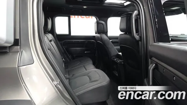 Land Rover Defender 2025 — фото 12