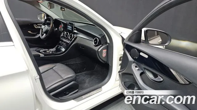 Mercedes-Benz C-Class 2016 — фото 11