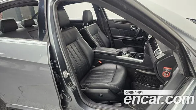 Mercedes-Benz E-Class 2016 — фото 11