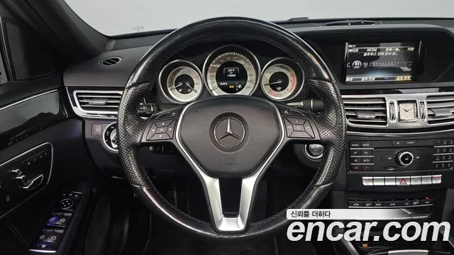 Mercedes-Benz E-Class 2016 — фото 13
