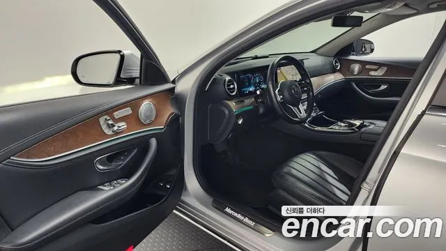 Mercedes-Benz E-Class 2020 — фото 10