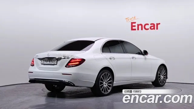 Mercedes-Benz E-Class 2017 — фото 2