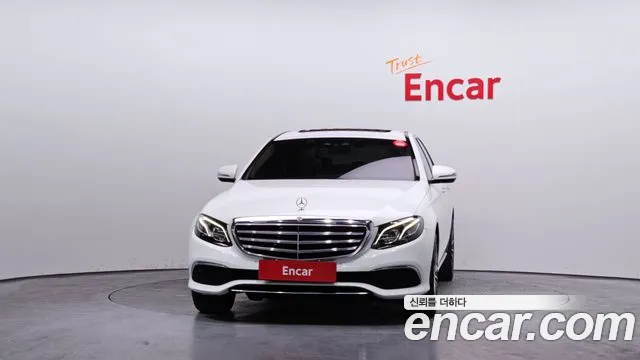 Mercedes-Benz E-Class 2017 — фото 3