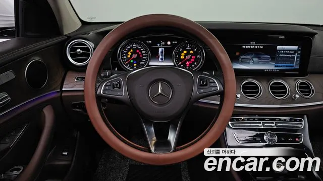 Mercedes-Benz E-Class 2017 — фото 14