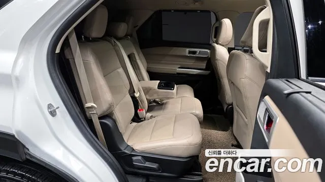 Ford Explorer 2022 — фото 12
