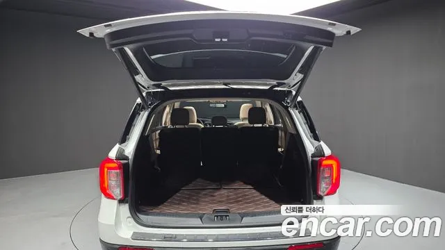 Ford Explorer 2022 — фото 20