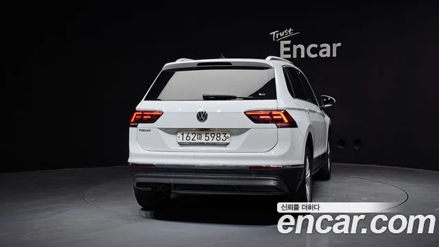 Volkswagen Tiguan 2020 — фото 4