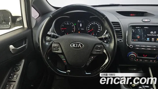 Kia K3 2016 — фото 13
