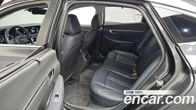 Hyundai Sonata 2022 — фото 11