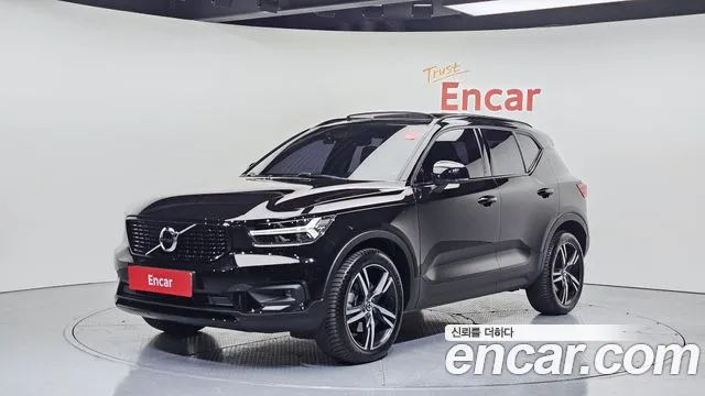 Volvo XC40 2020 — фото 1
