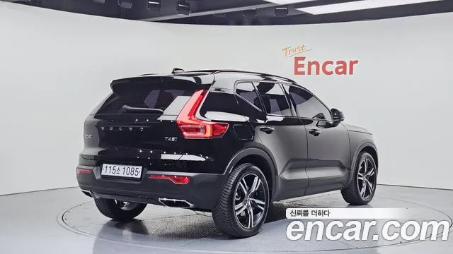 Volvo XC40 2020 — фото 2
